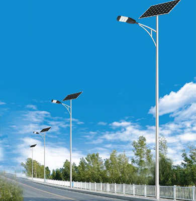 1742828123952659.jpg 治多太阳能路灯.jpg