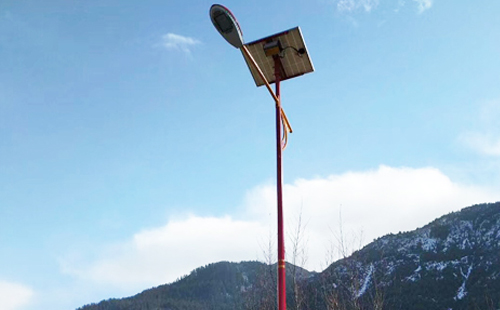 如何选择高质量的治多太阳能路灯材料：全方位指南