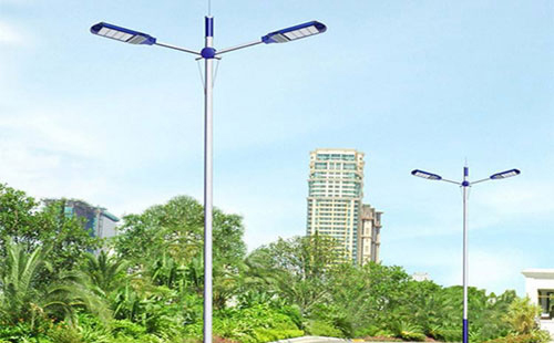 治多太阳能路灯地脚螺栓规格：防止倾倒的关键